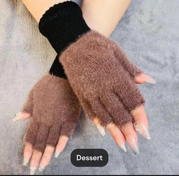 Brown fingerless gloves worn on a gray background with 'Dessert' label.