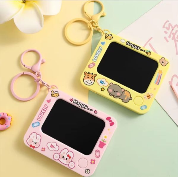 "Creative Mini Graffiti Board Keychain – Portable & Lightweight Cute Cartoon Keyring Accessory with Reusable Writing & Drawing Tablet | Fun Doodle Pad for Students, Kids, Artists & Travelers