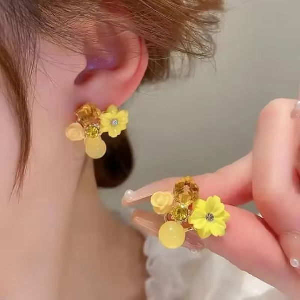 Flower Crystal Korean Earrings – Elegant Women’s Fashion Jewelry for Women and Girls in Multiple Colors (Black, Blue, Red, Yellow, Green, Sky Blue), Trendy Stylish Accessories for Parties & Gifts