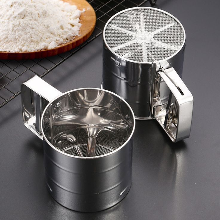 "Stainless Steel Flour Sifter | Fine Mesh Baking Cup for Cake & Pastry"